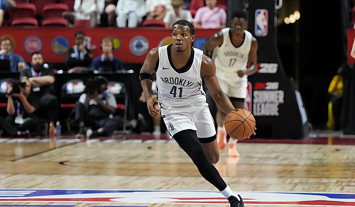 他在夏季联, 活塞签下前 他在夏季联, 活塞签下前